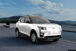 Mahindra Xuv400 Color Satin Copper   Arctic White